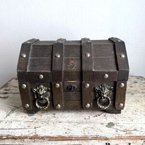 Vintage Wooden Treasure Chest Jewelry Box Lion Head Pulls Red Felt Lining Tray